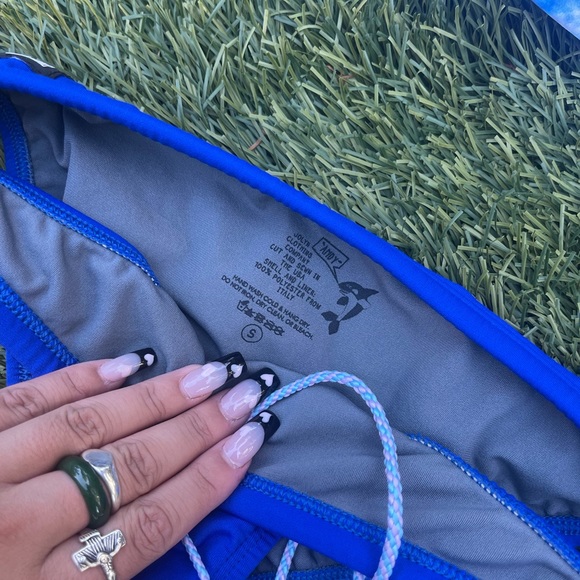 jolyn set - Picture 4 of 5